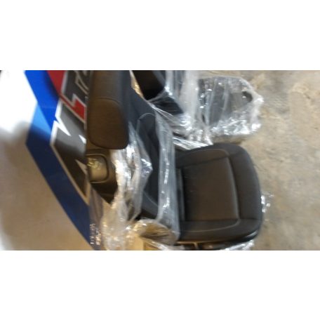 [GYÁRI BONTOTT] BMW E81 SZÖVET BELSŐ