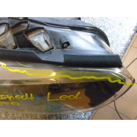 [GYÁRI HASZNÁLT] BMW - LED Fényszóró - Búra repedt! - 1-es / F20 LCI - JOBB OLDALI 