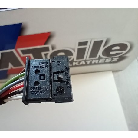 (GYÁRI ÚJ) BMW Csatlakozó 