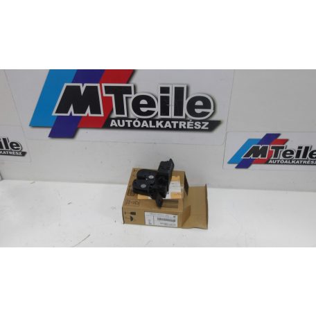  (GYÁRI ÚJ) BMW HÁTSÓ CSOMAGTÉR AJTÓZÁR F20/F21 7248075