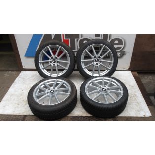   (ÁR/DB)[GYÁRI ÚJ] HYUNDAI I30 TÉLI FELNI 7.5JX18 DUNLOP 225/40R18 DOT2421 8.44mm