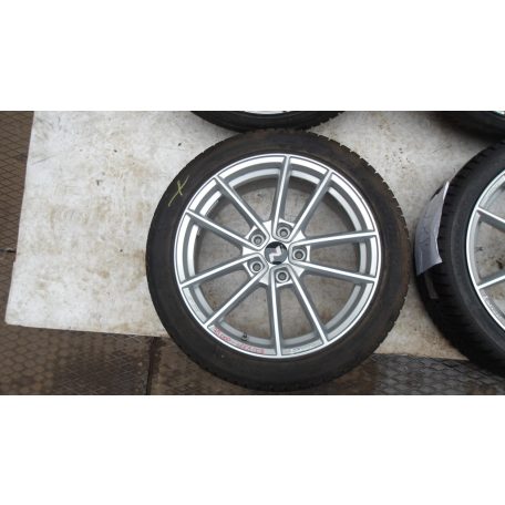 (ÁR/DB)[GYÁRI ÚJ] HYUNDAI I30 TÉLI FELNI 7.5JX18 DUNLOP 225/40R18 DOT2421 8.44mm