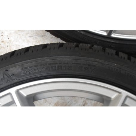 (ÁR/DB)[GYÁRI ÚJ] HYUNDAI I30 TÉLI FELNI 7.5JX18 DUNLOP 225/40R18 DOT2421 8.44mm