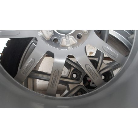 (ÁR/DB)[GYÁRI ÚJ] HYUNDAI I30 TÉLI FELNI 7.5JX18 DUNLOP 225/40R18 DOT2421 8.44mm