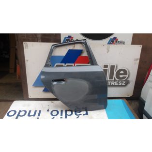 [GYÁRI BONTOTT] BMW U06 JOBB HÁTSÓ AJTÓ