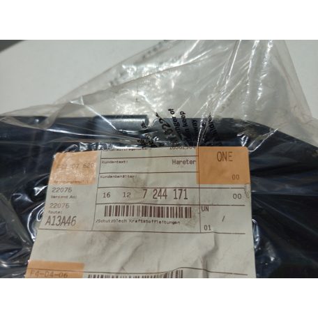  (GYÁRI ÚJ) BMW Védőlemez, üzemanyag csövek  1-es F20+LCI / 1-es F21+LCI / 2-es F22+LCI / 2-es F23+LCI / 2-es F87 M2+LCI / 3-as F30+LCI / 3-as F31+LCI / 3-as F34 GT+LCI / 3-as F35+LCI / 3-as F80 M3+LCI / 4-es F32+LCI / 4-es F33+LCI / 4-es F36 Gran Co