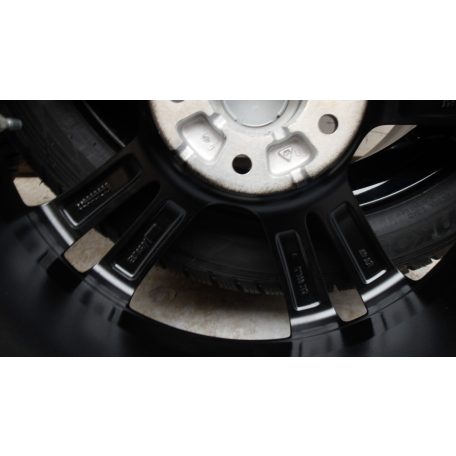 (ÁR/DB)[GYÁRI ÚJ] HYUNDAI KONA TÉLI FELNI 7JX17 HANKOOK 215/50R17 DOT3621