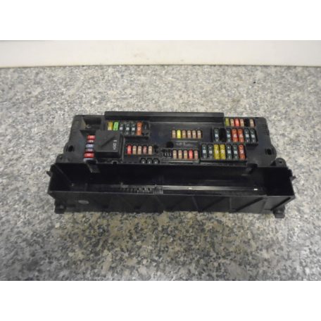 [GYÁRI BONTOTT] BIZTOSÍTÉK TÁBLA | F07 - GT 