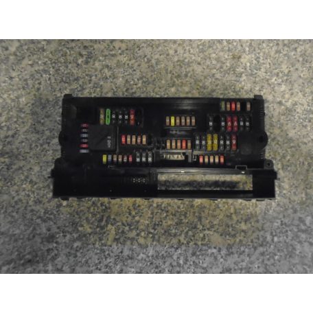 [GYÁRI BONTOTT] BIZTOSÍTÉK TÁBLA | F07 - GT 