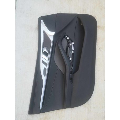 [GYÁRI BONTOTT] BMW G18 8-as Grand Coupe Bal első ajtókárpit