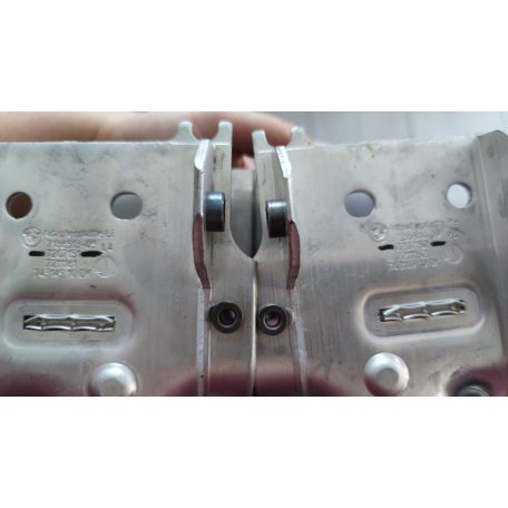 (GYÁRI ÚJ) BMW Adapter jobb és bal 7-es sorozat F01 760i / F02+LCI