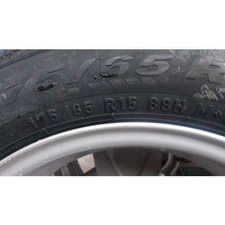 ÁR/DB[GYÁRI ÚJ] MINI TÉLI FELNI SZETT F55/F56/F57 2460622 PIRELLI 175/65R15 DOT2623