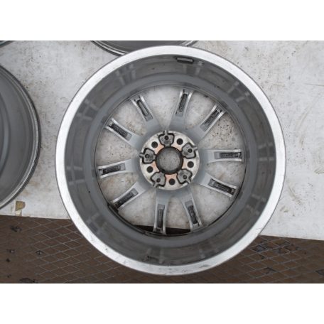 ÁR/DB [GYÁRI BONTOTT] BMWG01/G02+LCI FELNI SZETT LM RAD 618 18"  7JX18 ET22 6880047