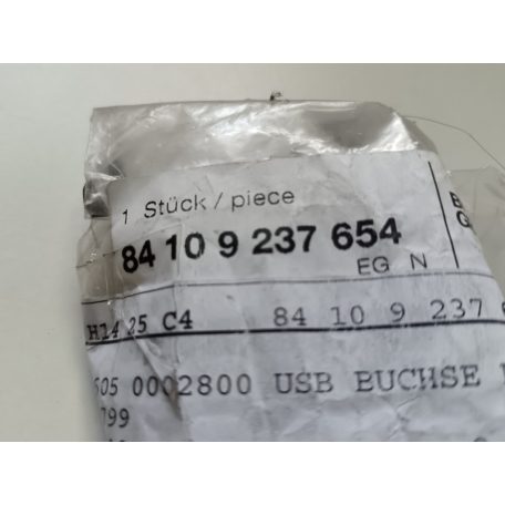(GYÁRI ÚJ) BMW AUX-IN USB Csatlakozó 