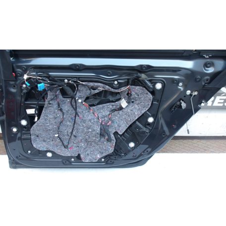 [GYÁRI BONTOTT] BMW G12 JOBB HÁTSÓ AJTÓ KOMPLETT
