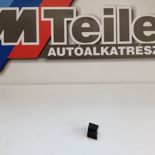   (GYÁRI ÚJ) BMW Tömítés jobb hátsó belső véglemezhez iX3 G08 BEV+LCI / X3 G01+LCI / G08+LCI / M F97+LCI / X4 G02+LCI / M F98+LCI