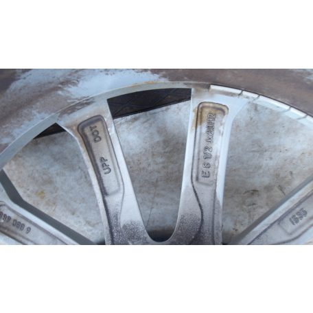 ÁR/DB[GYÁRI HASZNÁLT] BMW G07/X7  STYLE 750 TÉLI FELNI SZETT 6880688 8.5JX20 ET35 CONTINENTAL 255/55R20 DOT2422