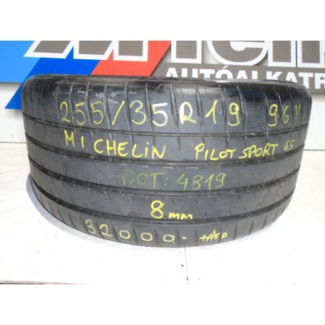 Michelin Pilot Sport 4S; 255/35R19  96Y; DOT:4819; 8 mm profilmélységgel rendelkező nyári gumiabroncs