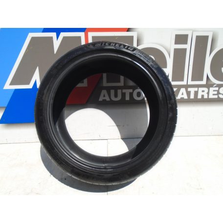 Michelin Pilot Sport 4S; 255/35R19  96Y; DOT:4819; 8 mm profilmélységgel rendelkező nyári gumiabroncs