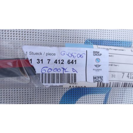 [GYÁRI ÚJ] BMW ELSŐ SZÉLVÉDŐ TÖMITÉS G05/G06/G07 7412641
