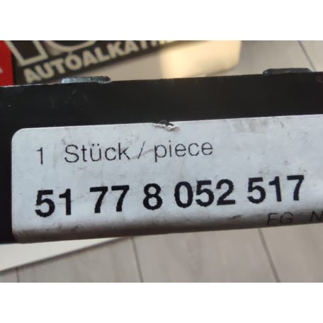 (GYÁRI ÚJ) BMW Ajtóküszöb burkolat bal oldali 1-es sorozat E82