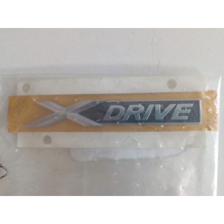 (GYÁRI ÚJ) BMW Öntapadós matrica "XDrive" 1-es F20 / F21 / 2-es F22+LCI / F23 / 3-as  F30+LCI / F31+LCI / 4-es F32+LCI / F33+LCI / F36+LCI / 5-ös F07 GT+LCI / F10+LCI / 6-os F06+LCI / F12+LCI 