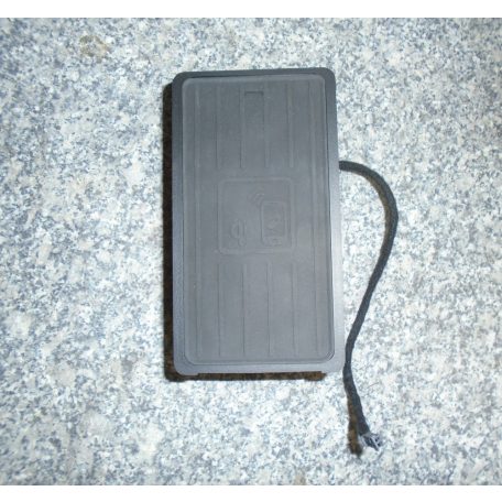 [UTÁNGYÁRTOTT ÚJ] AUDI - VEZETÉK NÉLKÜLI TELEFON TÖLTŐ - Q2 / SQ2 (2017-TŐL) 