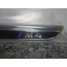 BMW M4 díszcsík 