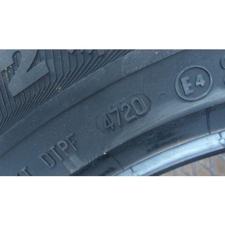  ÁR/DB[GYÁRI ÚJ]SEMPERIT 215/60R17 TÉLI GUMI DOT4720