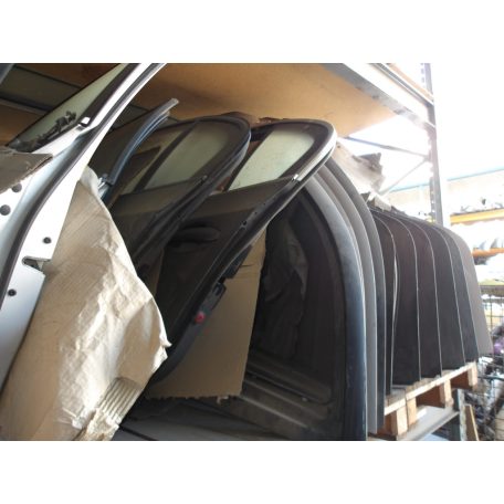 GYÁRI BONTOTT BMW E60/61 AJTÓK ELSŐ/HÁTSÓ
