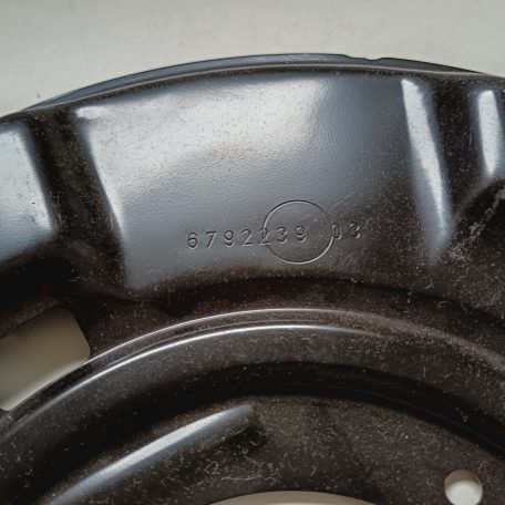 (GYÁRI ÚJ) BMW Bal oldali védőlemez 1' E81 / E82 / E87+LCI / E88 / F20+LCI / F21+LCI / 2' F22+LCI / F23+LCI / 3' E90+LCI / E91 LCI / E92+LCI / E93+LCI /F30+LCI / F31/F32/ F36 