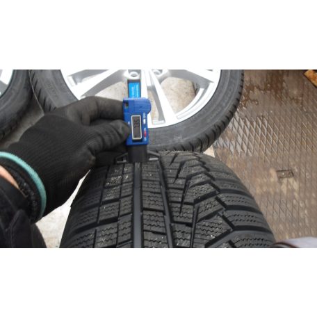 (ÁR/DB)[GYÁRI ÚJ] HYUNDAI KONA TÉLI FELNI 7JX17 HANKOOK 215/50R17 DOT3621