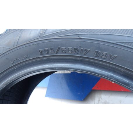  ÁR/DB[GYÁRI HASZNÁLT ]FALKEN HS 01 205/55R17 95V XL TÉLI GUMI DOT1619 