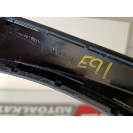 (GYÁRI ÚJ) BMW Burkolat ajtóbehúzóra jobb oldali 3-as E90+LCI / E91+LCI / E92+LCI / E93+LCI