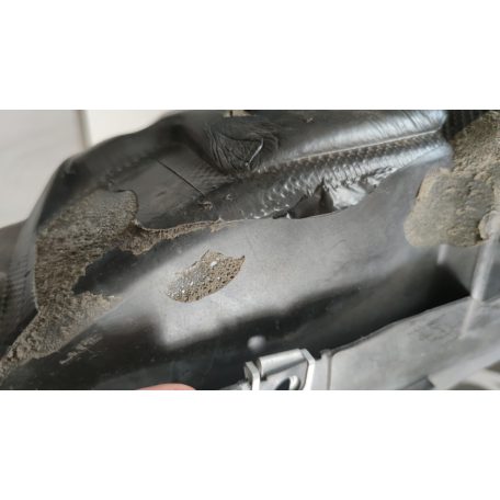 (GYÁRI ÚJ) BMW Bal alsó légterelő 5-ös sorozat E39 kis hibával.