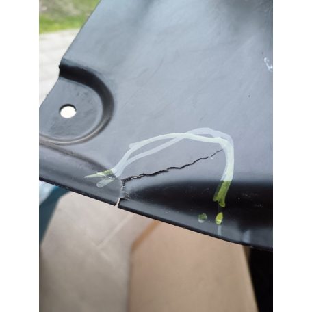 (GYÁRI ÚJ) BMW Alsó burkolat jobb oldali X3 E83+LCI kis hibával 