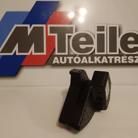 (GYÁRI ÚJ) BMW Ütkoző X1 F48