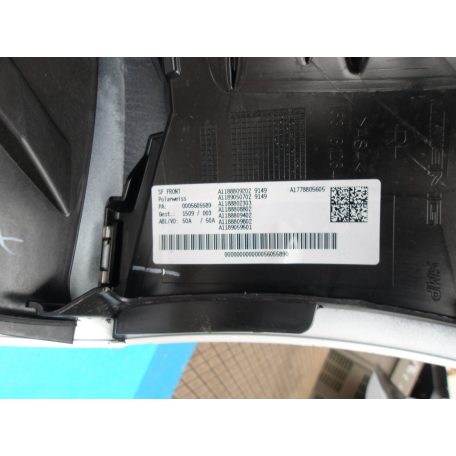[GYÁRI BONTOTT] KIS SÉRÜLÉS ELSŐ LÖKHÁRÍTÓ MERCEDES CLA "AMG |A 118 885 6103|