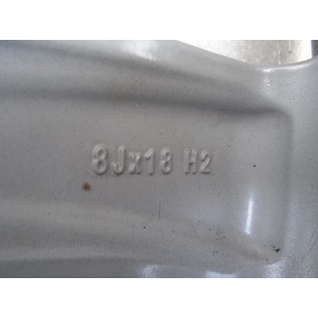 ÁR/DARAB [GYÁRI HASZNÁLT] BMW LM Rad V-speiche 485 - 18" (8x18 ET:57) - 2-es sorozat (F45 Active Tourer+LCI/F46 Gran Tourer+LCI)