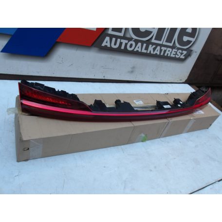 [GYÁRI BONTOTT] AUDI HÁTSÓ KÖZÉPSŐ LÁMPA (LED) | E-TRON Sportsback/ Quattro | 4KE-945-095-E