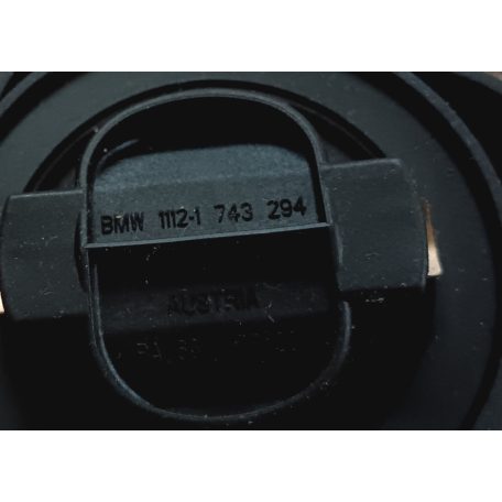 (GYÁRI ÚJ) BMW Olajbetöltő sapka 3-as E30 / E36 / E46 / 5-ös E34 / E39 / 7-es E38 / X5 E53 / Z3 E36