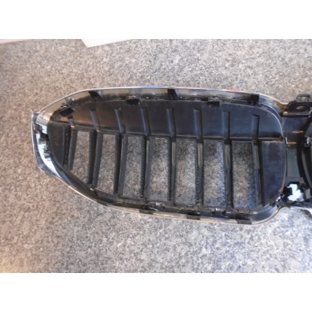 [GYÁRI HASZNÁLT] BMW - Vese , Hűtőrács , grill  3-as / G20 ; G21 Basis