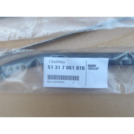[GYÁRI ÚJ] BMW HÁTSÓ SZÉLVÉDŐ GUMI TÖMITÉS E90 7061970